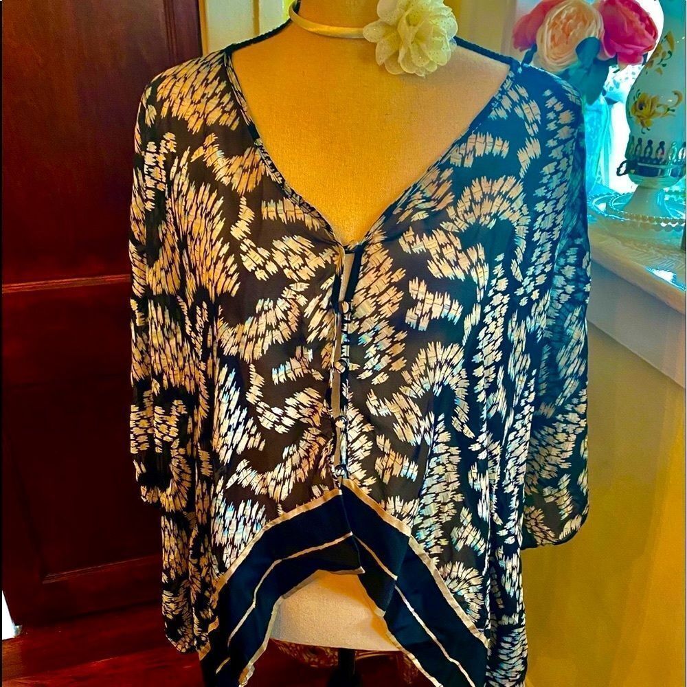 *Elizabeth & James* 100% Silk Button-Front  Blouse Top EUC